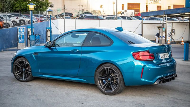 BMW 2 Series • 2018 • 61,300 km 2