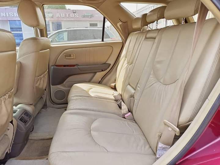 Lexus RX • 1999 • 145 km 3