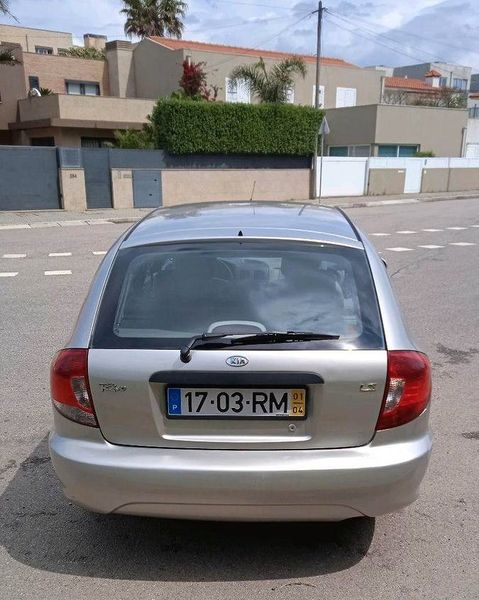 Kia Rio • 2001 • 199,999 km 2