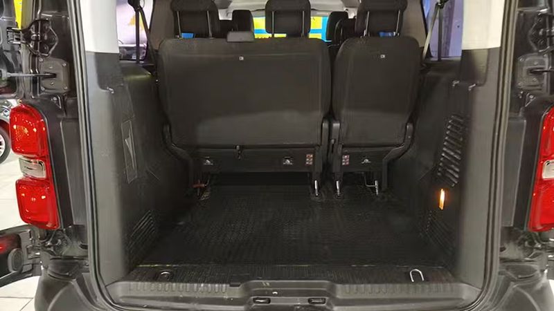 Opel Vivaro • 2020 • 144,000 km 9