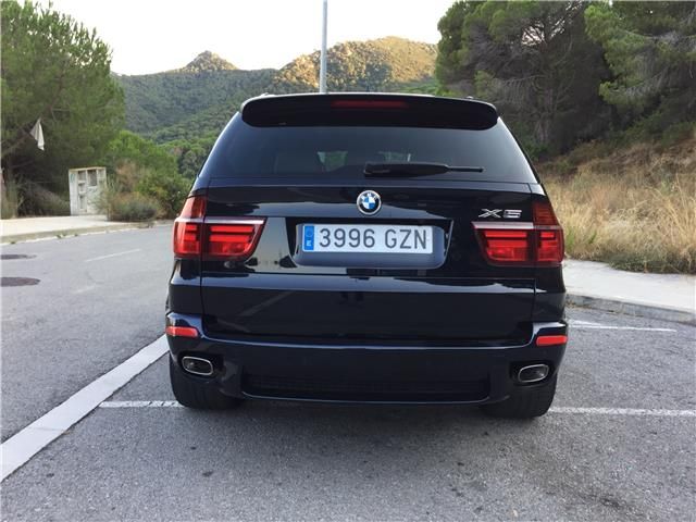 BMW X5 • 2010 • 212,000 km 10