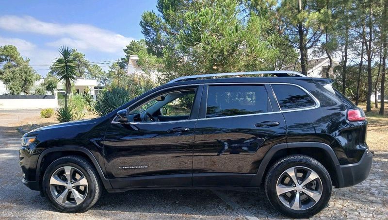 Jeep Cherokee • 2018 • 120,000 km 2