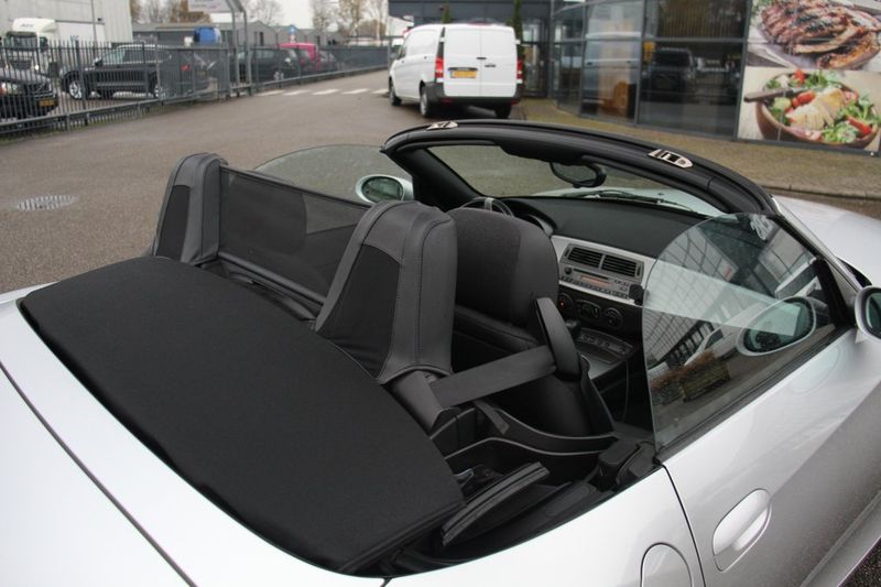 BMW Z4 • 2003 • 940,000 km 8