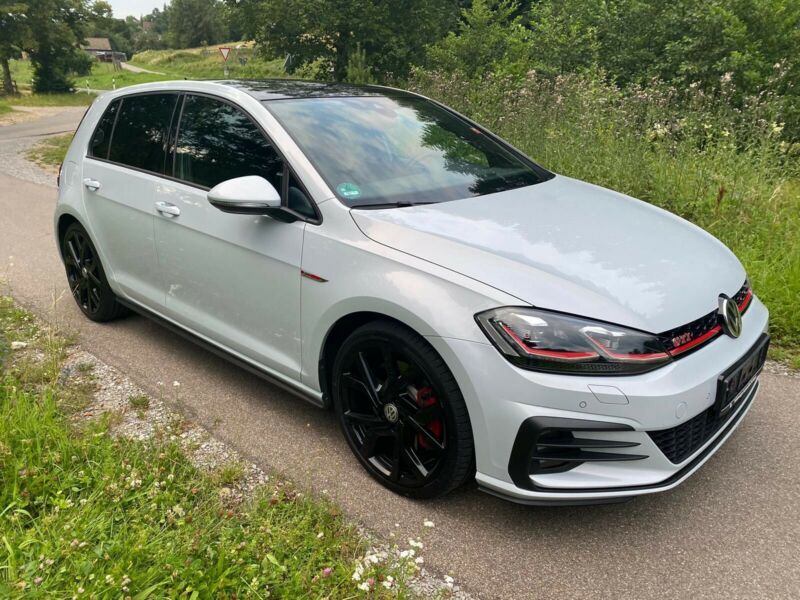 Volkswagen Golf • 2017 • 81,000 km 3