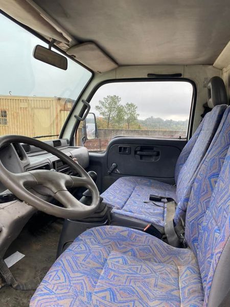 Nissan Cabstar E - T • 1999 • 120,000 km 4