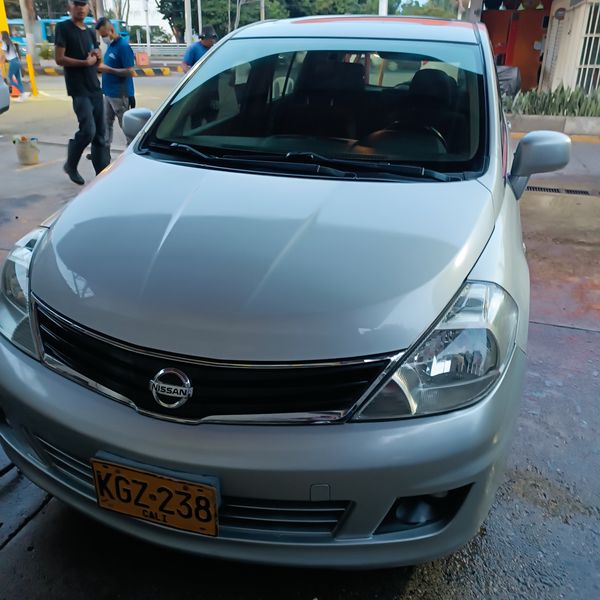 Nissan Tiida • 2011 • 12,000 km 4