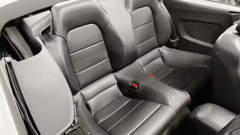 Ford Mustang • 2016 • 70,141 km 9