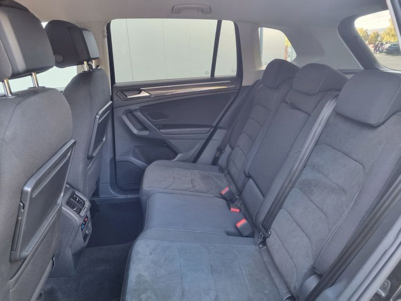 Volkswagen Tiguan • 2020 • 27,640 km 5