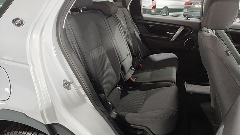 Land Rover Discovery Sport • 2019 • 74,437 km 15