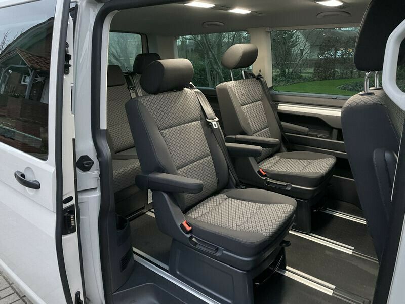 Volkswagen Multivan • 2020 • 92,900 km 11