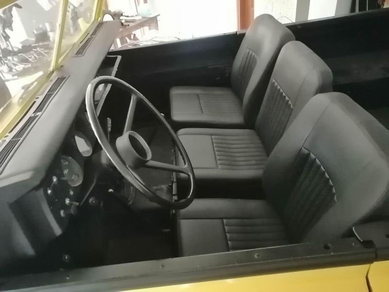 Land Rover LR3 • 1974 • 124,000 km 2