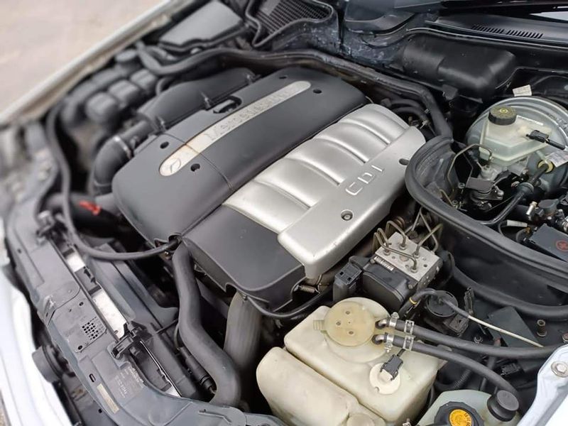 Mercedes-Benz E • 2003 • 230,000 km 12