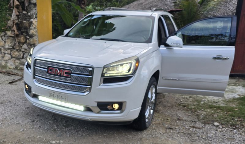 GMC Acadia • 2016 • 107,000 km 3