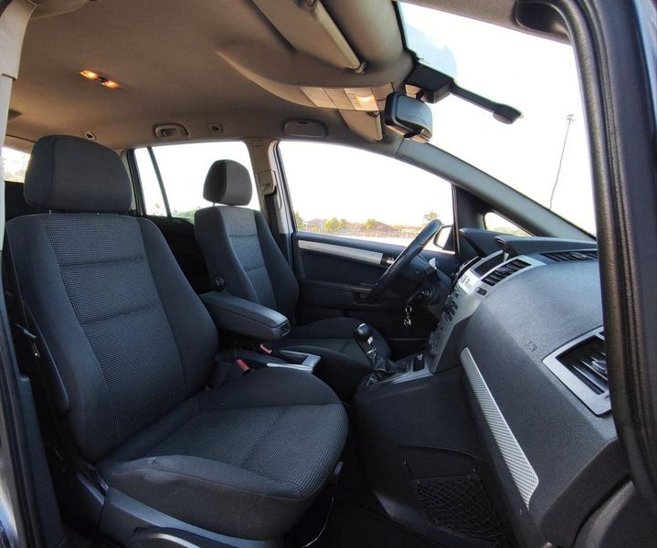 Opel Zafira • 2007 • 199,999 km 4