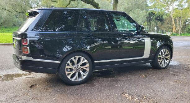 Land Rover Range Rover • 2018 • 125,000 km 3