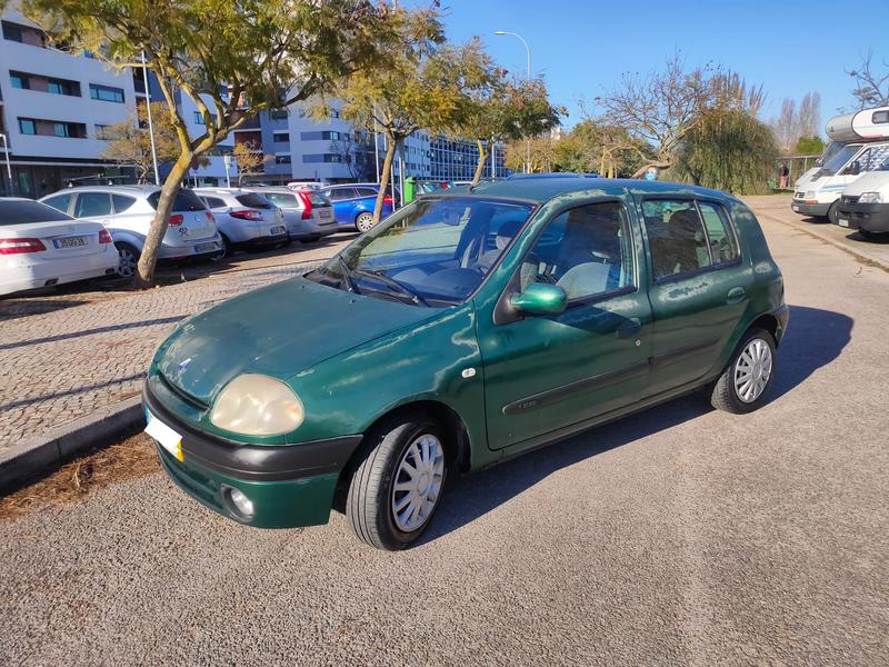 Renault Clio • 2000 • 166,644 km 5