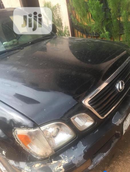 Lexus LX • 2001 • 153,000 km 2