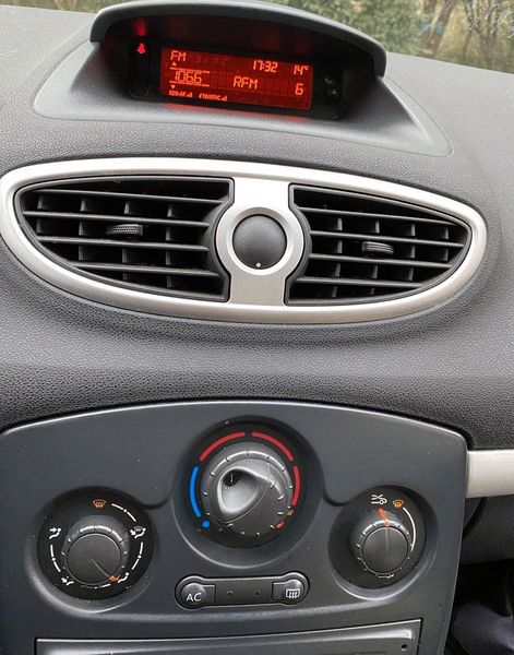 Renault Clio • 2011 • 190,000 km 5