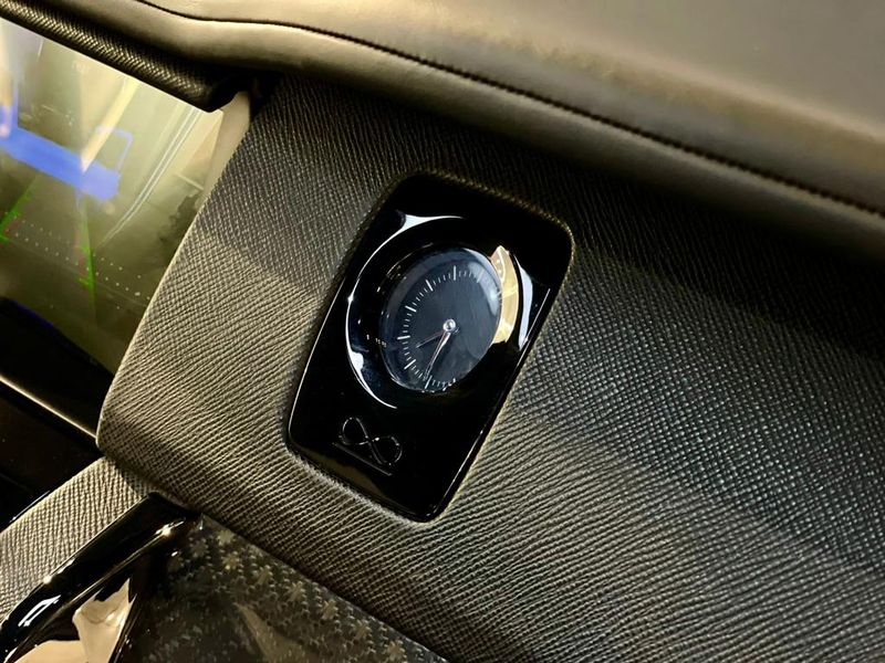 Rolls-Royce Cullinan • 2021 • 48,600 km 5