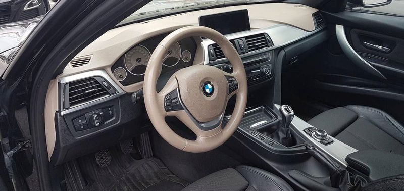 BMW E60 • 2012 • 200,000 km 3