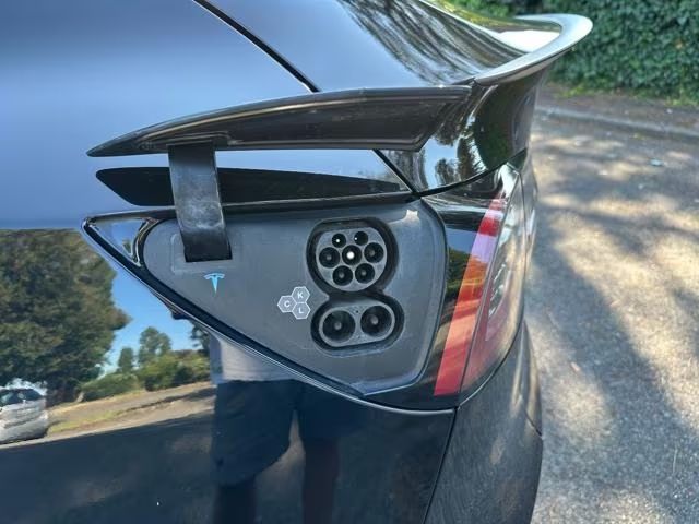 Tesla Model Y • 2023 • 59,000 km 9