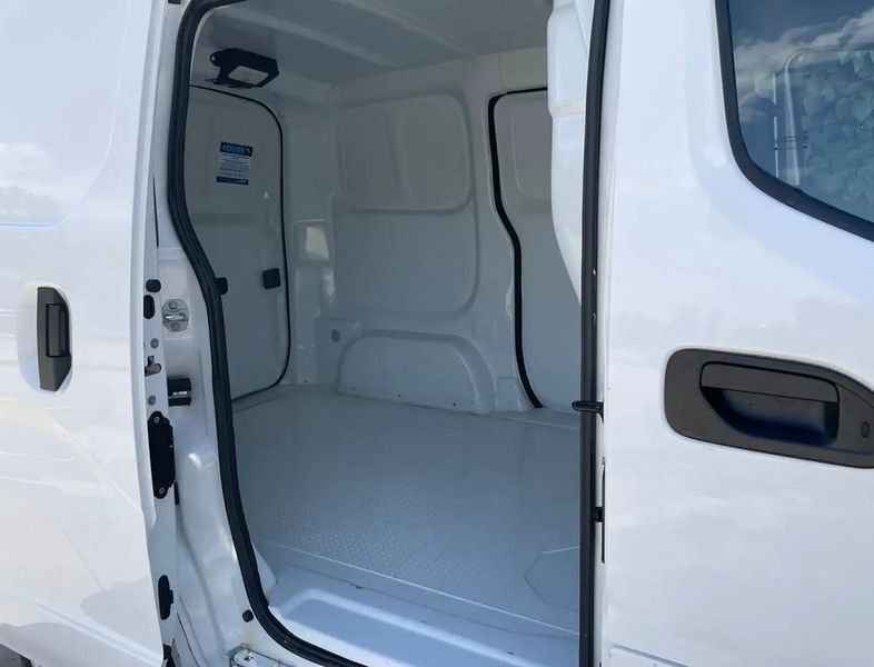 Nissan e-NV200 • 2018 • 88,000 km 9
