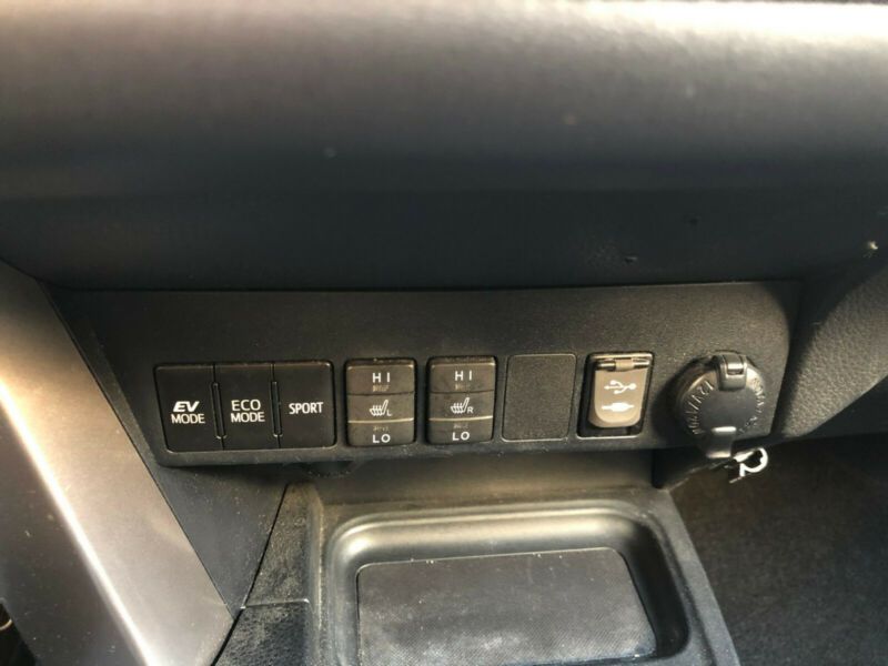 Toyota RAV4 • 2017 • 101,000 km 8