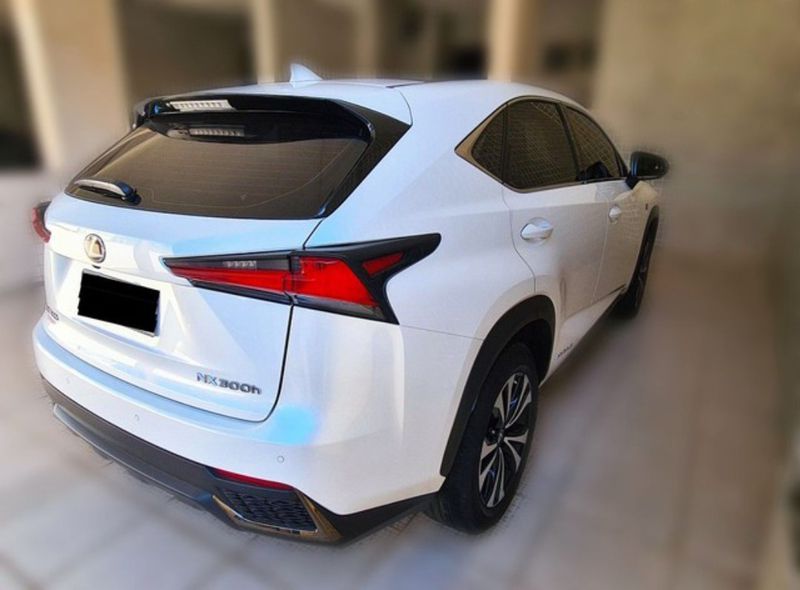 Lexus NX • 2019 • 32,000 km 3