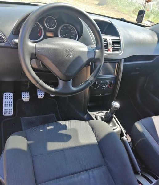 Peugeot 207 • 2008 • 190,000 km 6