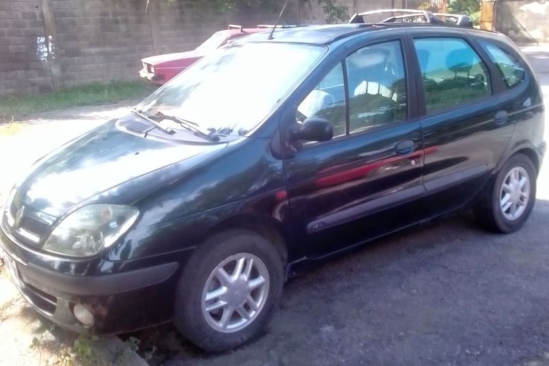 Renault Scénic • 2002 • 220,000 km 1