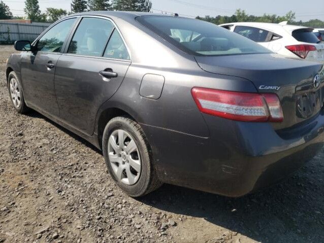 Toyota Camry • 2010 • 2 km 3