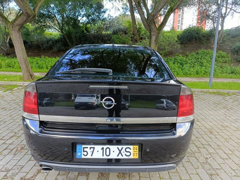 Opel Vectra • 2004 • 266,000 km 2