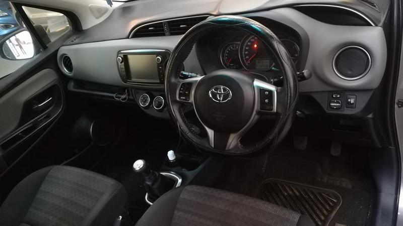 Toyota Yaris • 2015 • 129,000 km 6