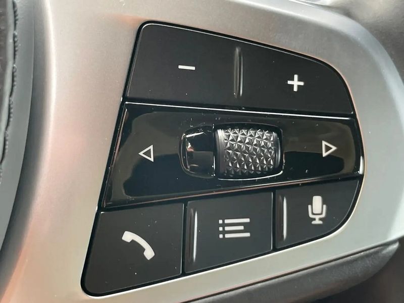 BMW X3 • 2020 • 82,000 km 8