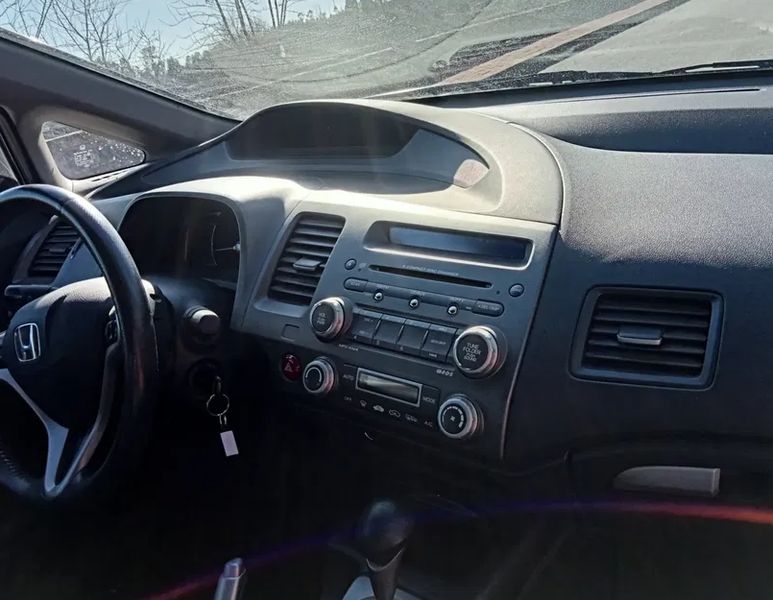 Honda Civic • 2009 • 102,000 km 2
