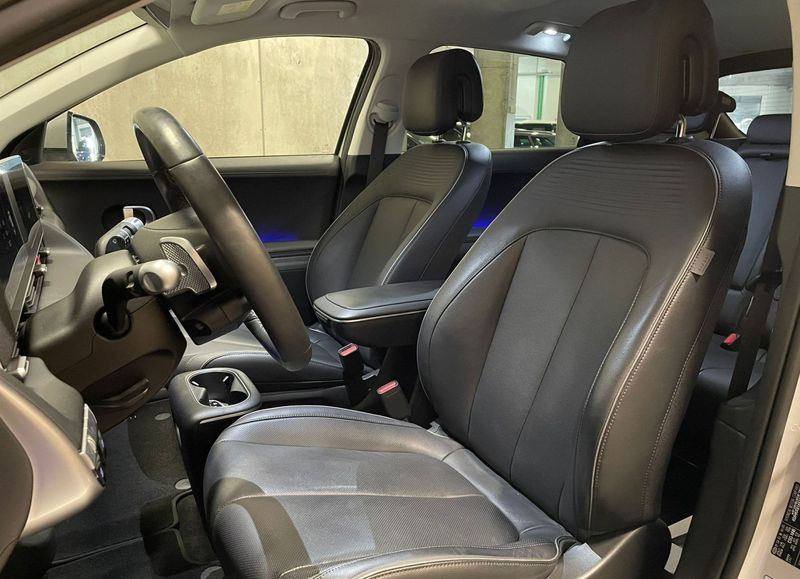 Hyundai Ioniq Electric • 2022 • 38,500 km 14