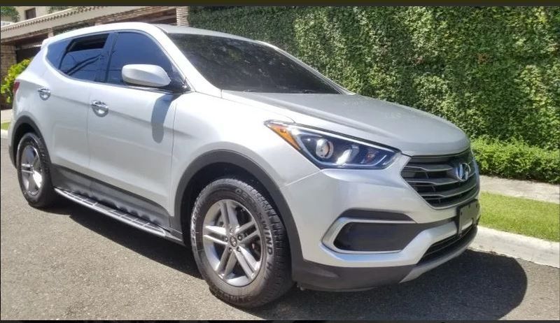 Hyundai Santa Fe • 2018 • 98,000 km 4