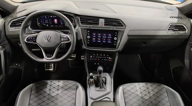 Volkswagen Tiguan • 2023 • 48,591 km 7
