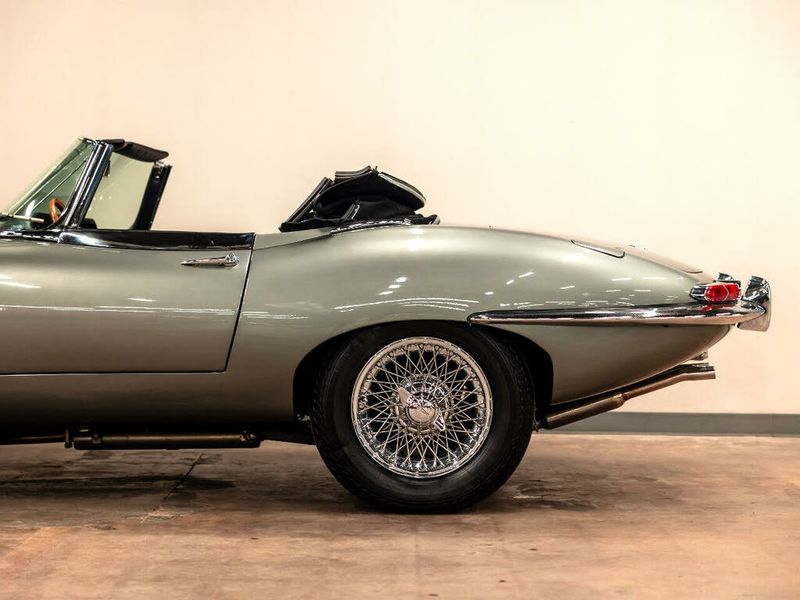 Jaguar E-PACE • 1967 • 42,690 km 28