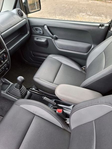 Suzuki Jimny • 2017 • 73,150 km 12