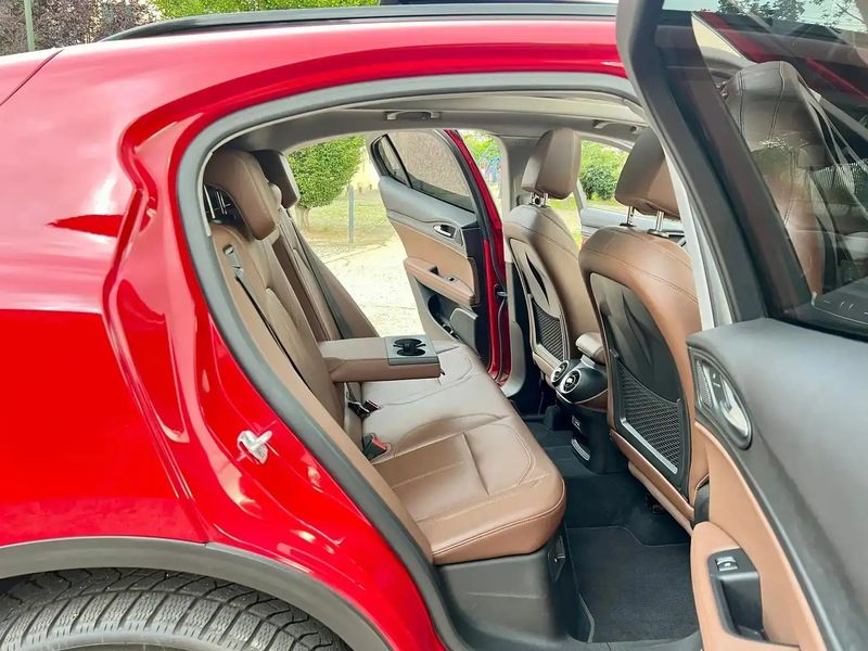 Alfa Romeo Stelvio • 2019 • 79,000 km 7