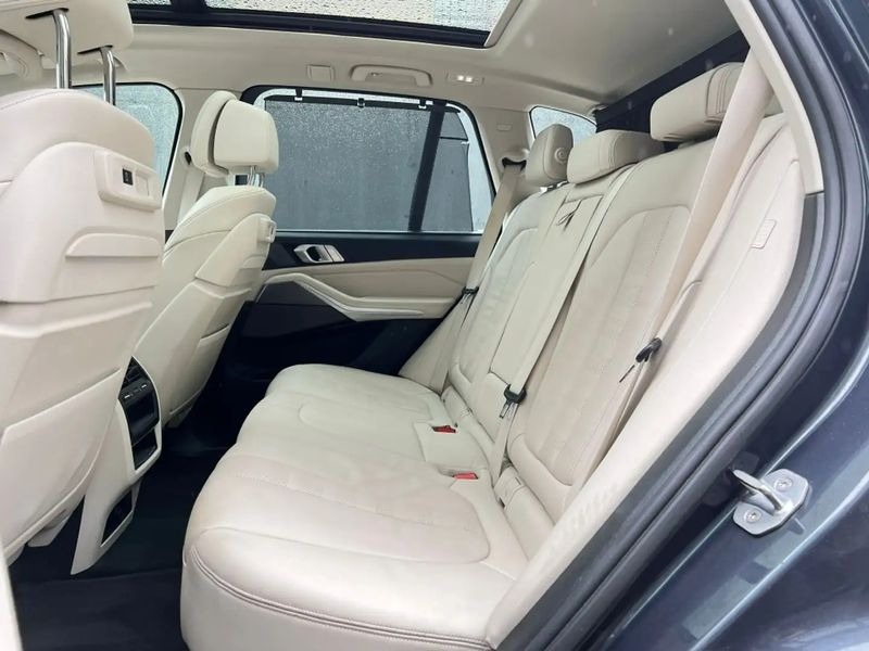 BMW X5 • 2019 • 95,000 km 2