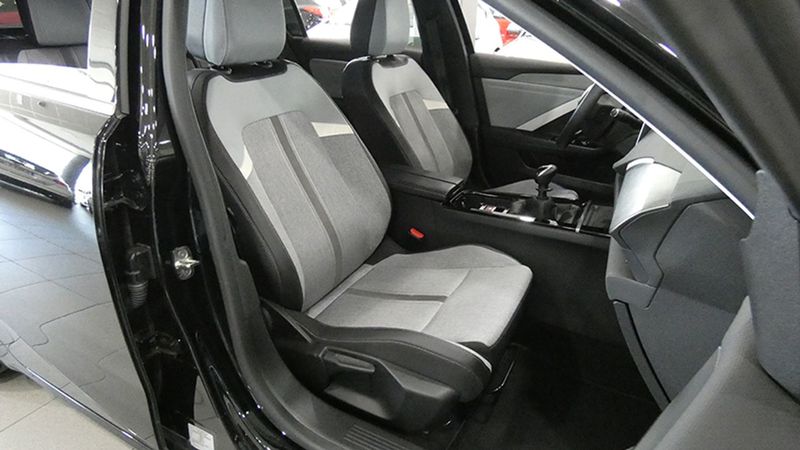 Opel Astra • 2023 • 29,710 km 12