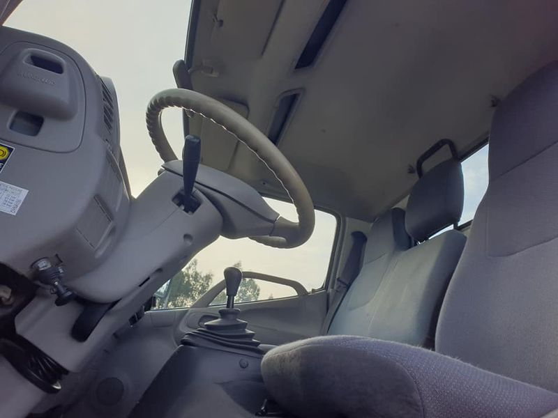 Toyota Dyna • 2004 • 208,000 km 3