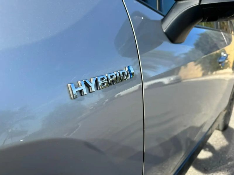 Toyota RAV4 • 2020 • 71,000 km 2