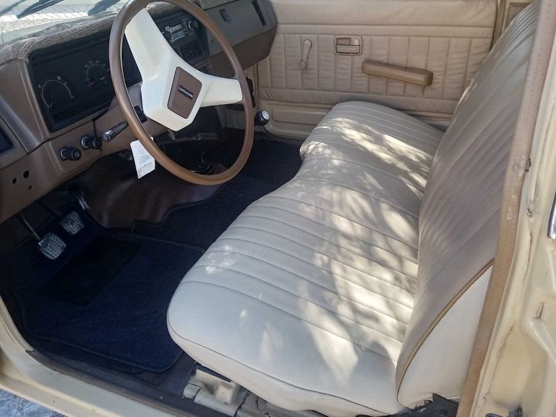 Isuzu Canter • 1987 • 309,000 km 2