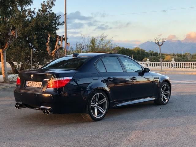 BMW M5 • 2007 • 160,000 km 2