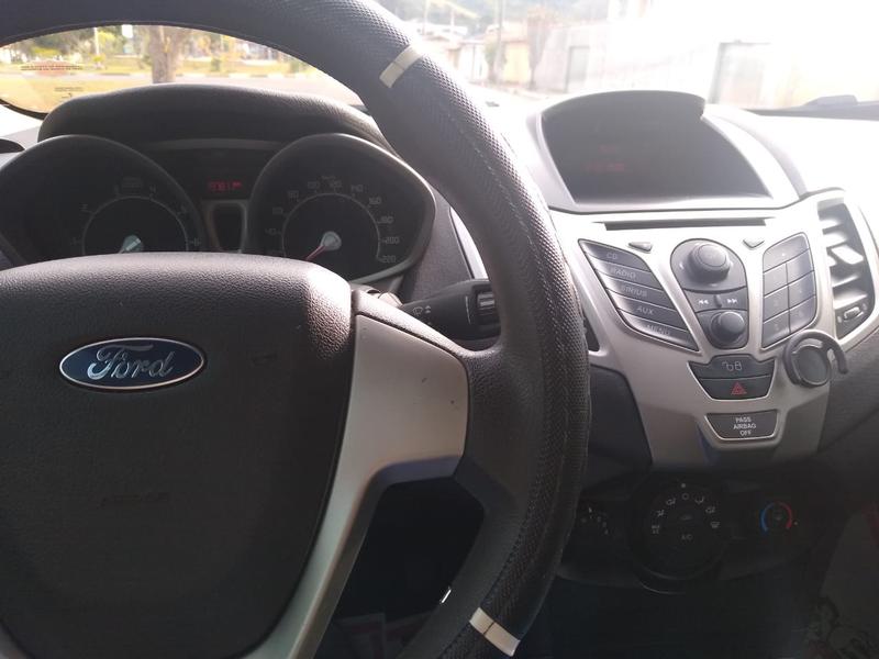 Ford Fiesta • 2011 • 198,000 km 6