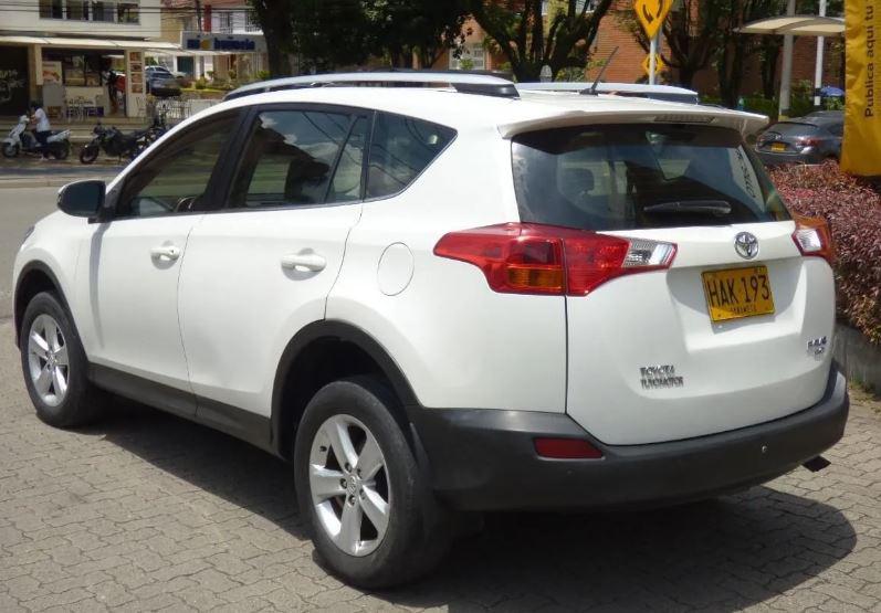 Toyota RAV4 • 2014 • 98,000 km 3