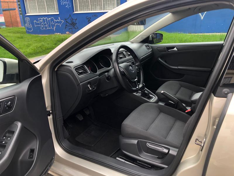 Volkswagen Jetta • 2015 • 51,165 km 7